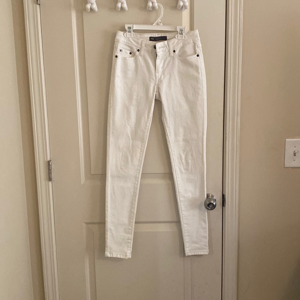 Levi Jeggings in White size W26 L30